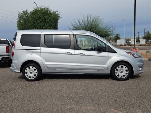 Used 2022 Ford Transit Connect XLT image 3