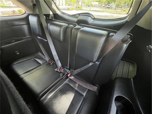 Used 2018 Toyota Highlander XLE image 15