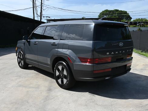 Used 2026 Hyundai Santa Fe SE FWD image 5