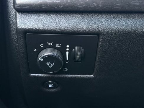 Used 2018 Jeep Grand Cherokee Laredo image 20