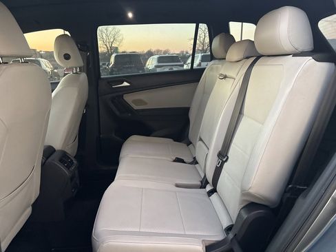 Used 2021 Volkswagen Tiguan SE R-Line image 12