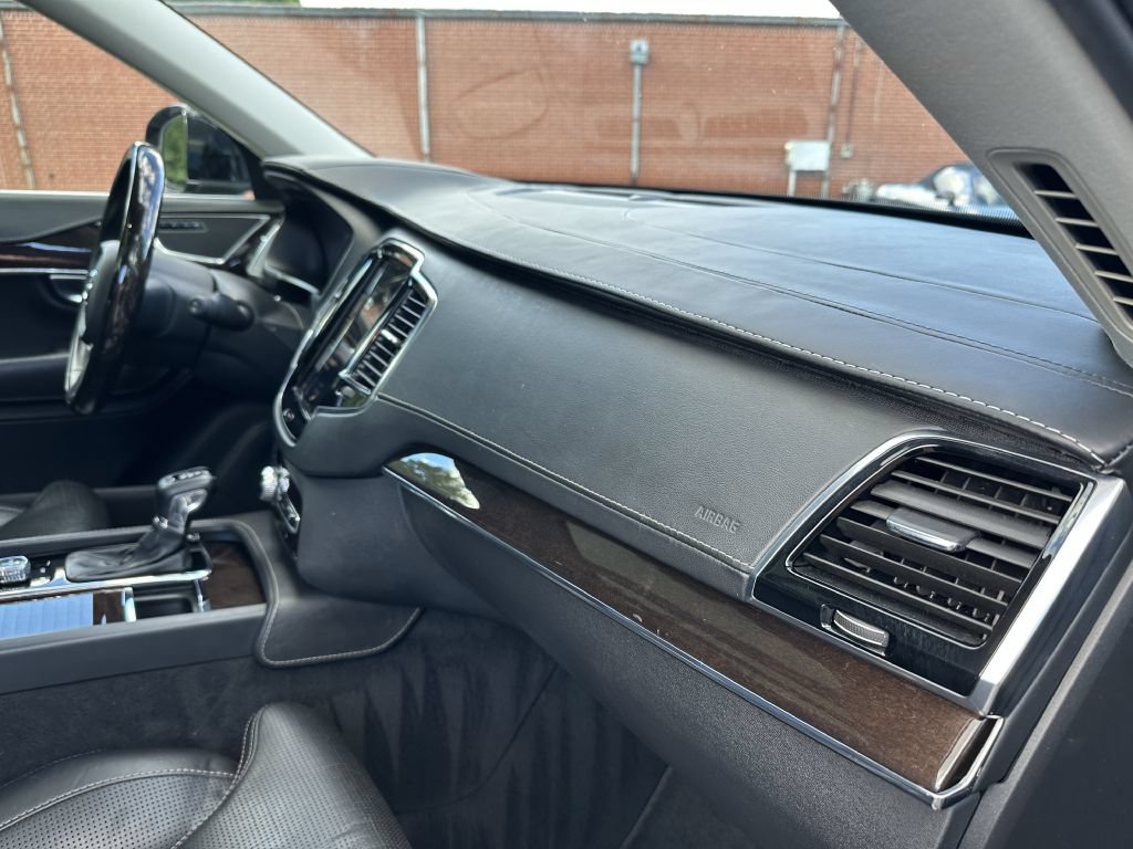 Used 2017 Volvo XC90 T6 Inscription AWD/4WD image 30