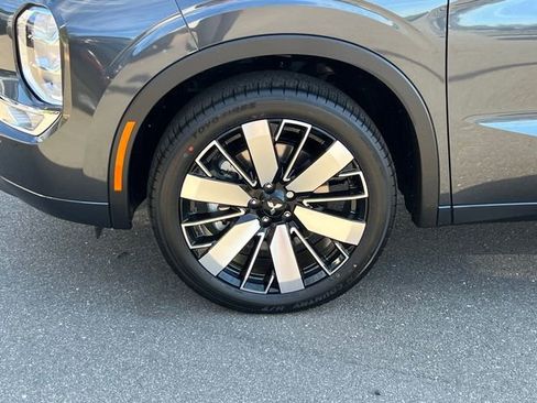New 2026 Mitsubishi Outlander SEL image 10
