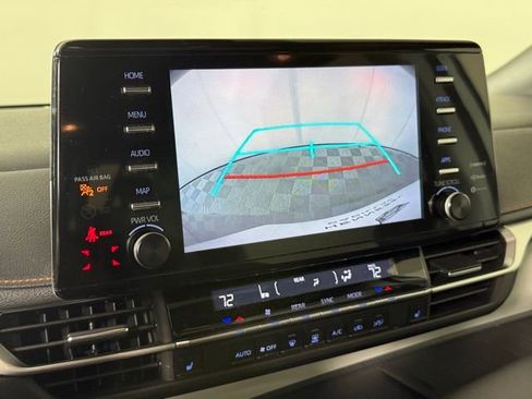 Used 2023 Toyota Sienna XSE image 18