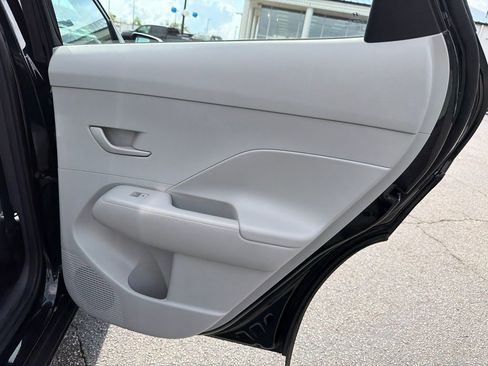 Used 2024 Hyundai Kona SE FWD image 16