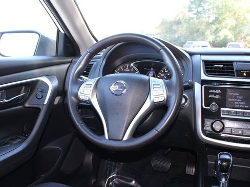 Used 2018 Nissan Altima 2.5 SV image 10