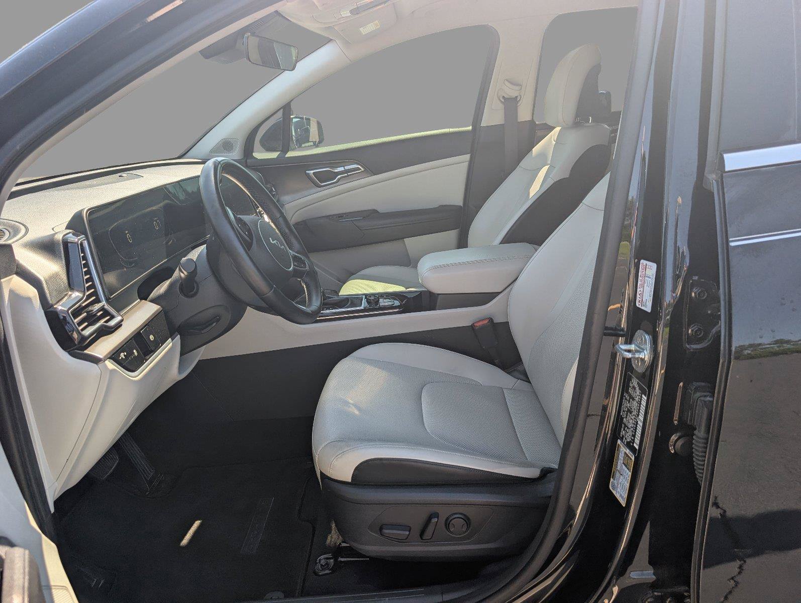 Used 2023 Kia Sportage EX FWD image 12