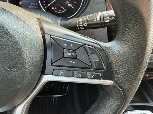 Used 2018 Nissan Rogue S AWD/4WD image 18