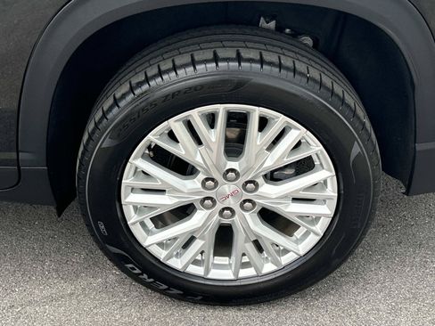 Used 2024 GMC Acadia Elevation FWD image 17