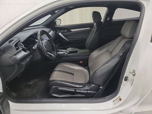 Used 2016 Honda Civic Touring image 12