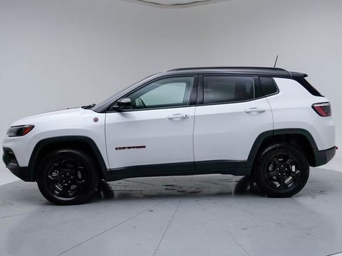 Used 2024 Jeep Compass Trailhawk image 3