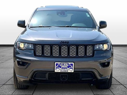 Used 2021 Jeep Grand Cherokee Laredo X AWD/4WD image 3