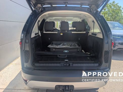 Used 2025 Land Rover Discovery S AWD/4WD image 16