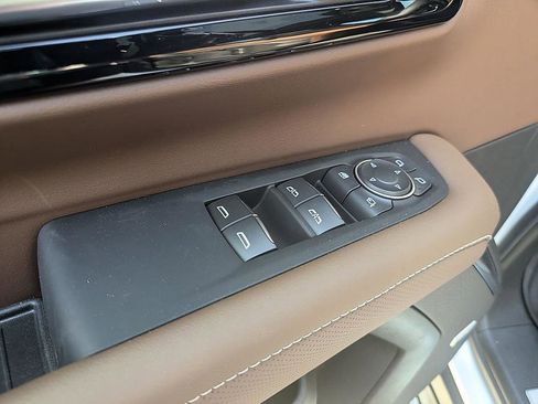 New 2026 Chevrolet Suburban High Country AWD/4WD image 13
