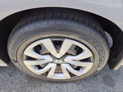 Used 2022 Honda Civic LX image 8