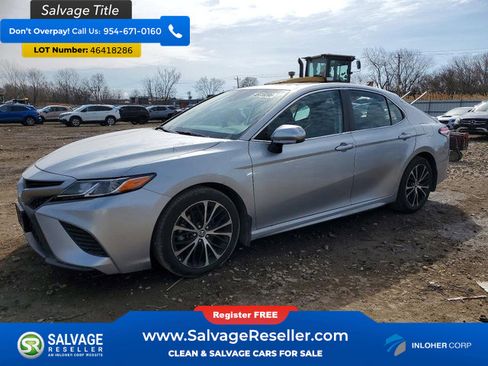 Used 2020 Toyota Camry SE image 1