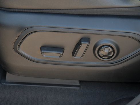 Used 2023 Jeep Grand Cherokee 4WD 4xe image 17