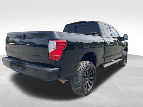 Used 2018 Nissan Titan SV w/ SV Convenience Package AWD/4WD image 11