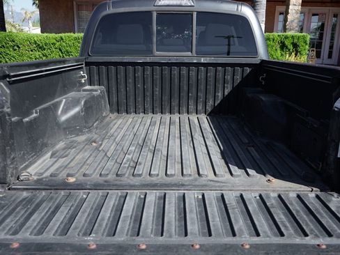 Used 2019 Toyota Tacoma SR w/ SR Convenience Package AWD/4WD image 8