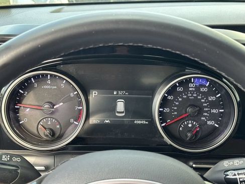 Used 2024 Kia Carnival EX FWD image 16