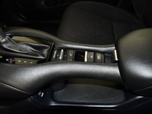 Certified 2024 Honda HR-V LX image 31