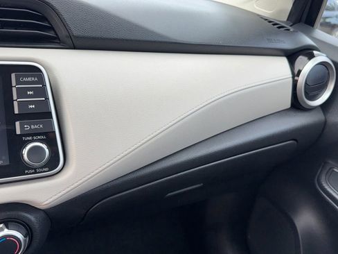 Used 2021 Nissan Versa SV image 25