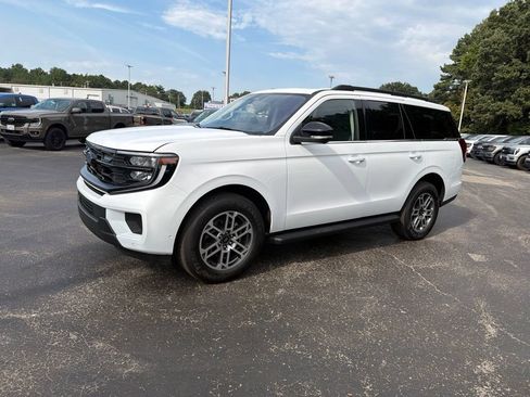 Used 2025 Ford Expedition Active RWD image 7