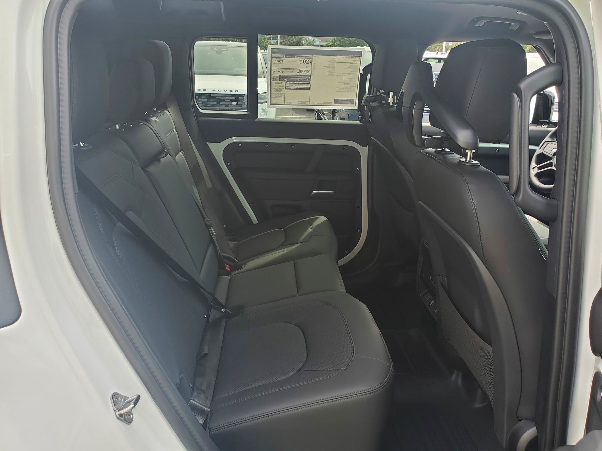 New 2026 Land Rover Defender 110 X-Dynamic SE AWD/4WD image 17