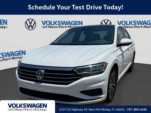 Used 2021 Volkswagen Jetta SE FWD image 1