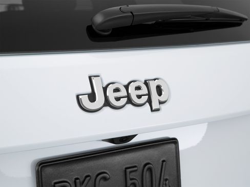 Used 2015 Jeep Grand Cherokee Overland w/ Advanced Technology Group RWD image 67