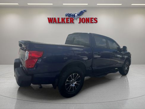 Used 2024 Nissan Titan SV w/ SV Convenience Package image 9