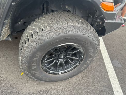 Used 2021 Jeep Wrangler Unlimited Rubicon AWD/4WD image 2