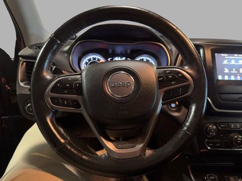 Used 2019 Jeep Cherokee Latitude Plus w/ Cold Weather Group image 14