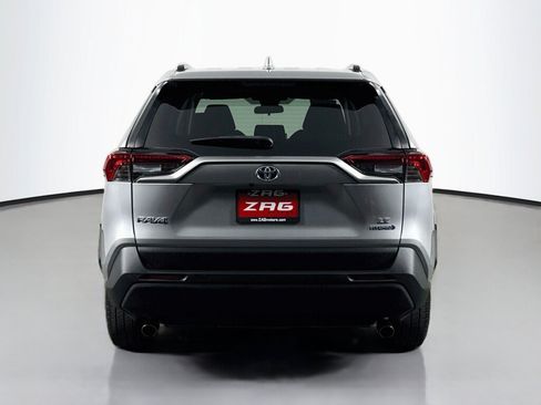 Used 2021 Toyota RAV4 LE AWD/4WD image 4