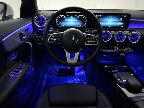 Used 2022 Mercedes-Benz CLA 250 4MATIC image 30