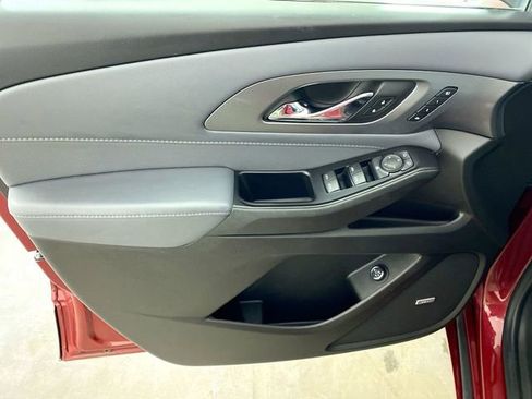 Used 2020 Chevrolet Traverse Premier image 21
