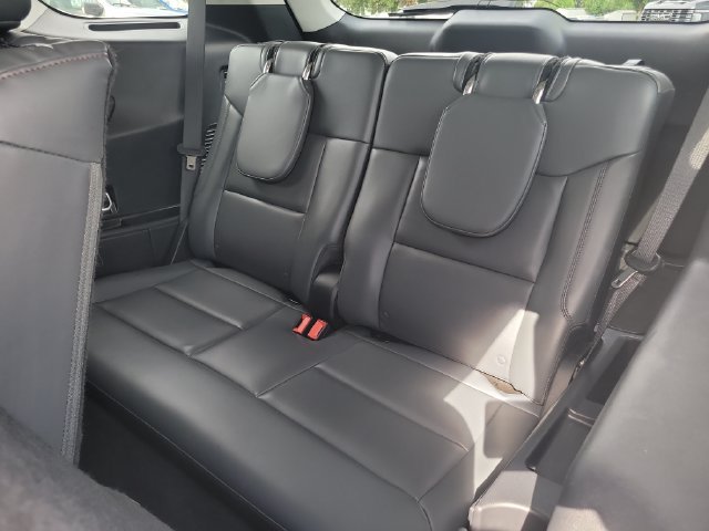 Used 2025 Ford Explorer Active w/ Active Comfort Package AWD/4WD image 16
