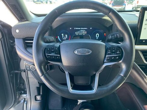 Used 2025 Ford Explorer Platinum image 31