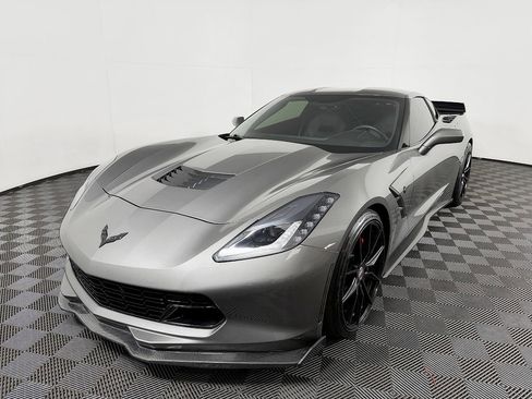 Used 2016 Chevrolet Corvette Stingray Coupe RWD image 3