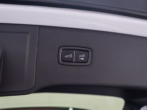 New 2026 Porsche Cayenne GTS image 32