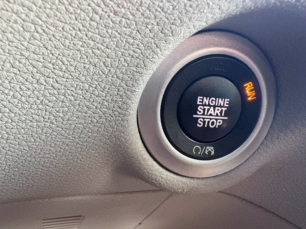 Used 2022 Chrysler Pacifica Touring-L FWD image 23
