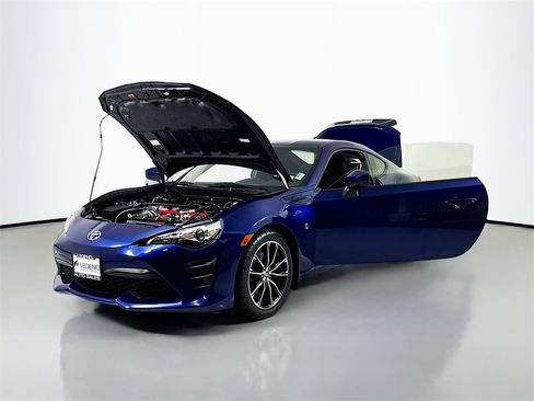 Used 2017 Toyota 86 image 22