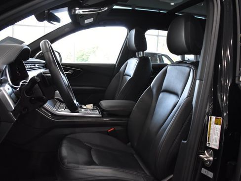 Certified 2025 Audi Q7 3.0T Premium w/ Convenience Package image 25