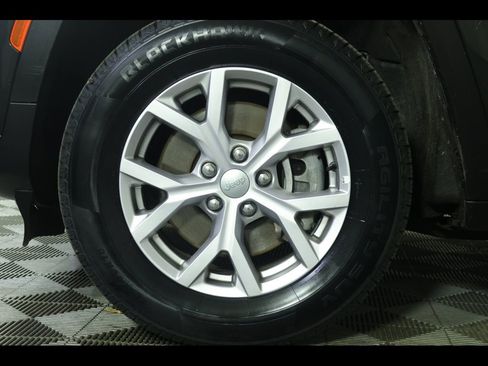 Used 2022 Jeep Grand Cherokee L Limited image 12