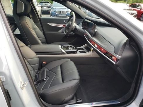 New 2025 BMW 760i xDrive image 18