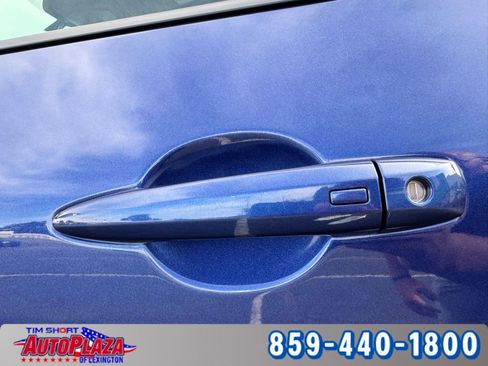 Used 2023 Nissan Rogue SV AWD/4WD image 16