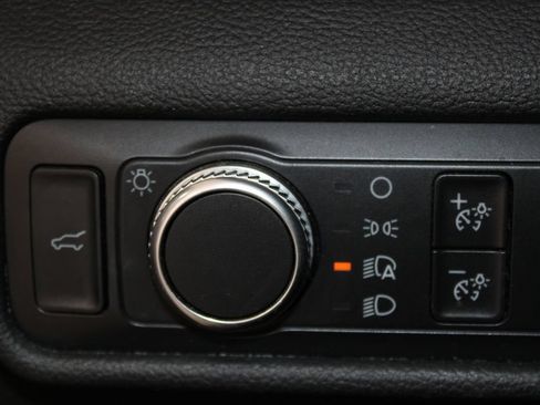 Used 2020 Ford Explorer XLT w/ Comfort Package RWD image 49