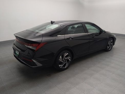 Used 2025 Hyundai Elantra SEL FWD image 10