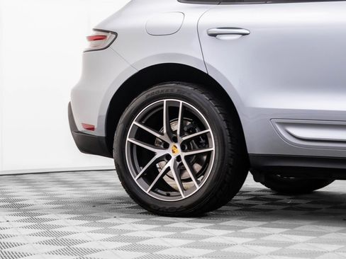 Used 2022 Porsche Macan S w/ Premium Package image 30
