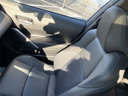 Used 2024 Toyota Corolla Cross XSE image 31